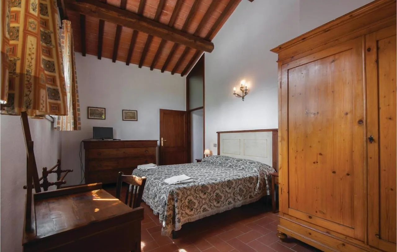 2 Bedroom Lovely Home In Trequanda Si 0*,