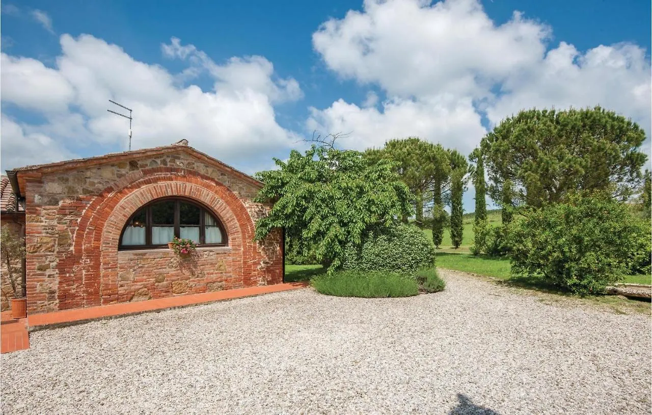 2 Bedroom Lovely Home In Trequanda Si Holiday home