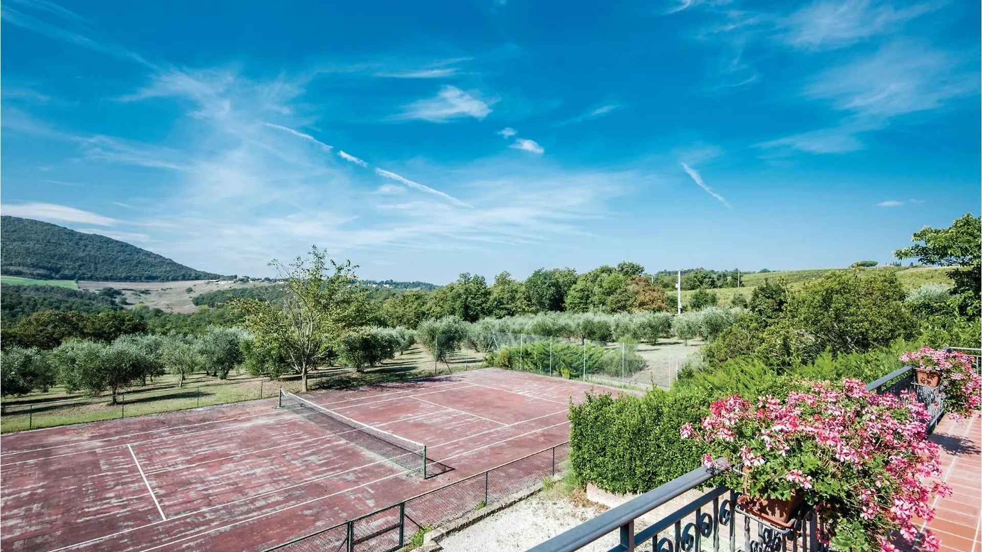 2 Bedroom Lovely Home In Trequanda Si Italy
